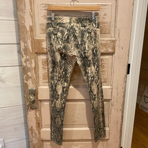 Snake Skin jeans from Victoria Secret - Picture 6 of 9